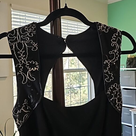 Cache Black Mermaid Maxi Dress with Embroidered Sleeves Size 0 - Picture 4 of 7